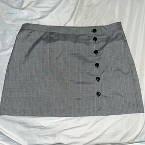 PLUS SIZE PLAID SHORT SKIRT